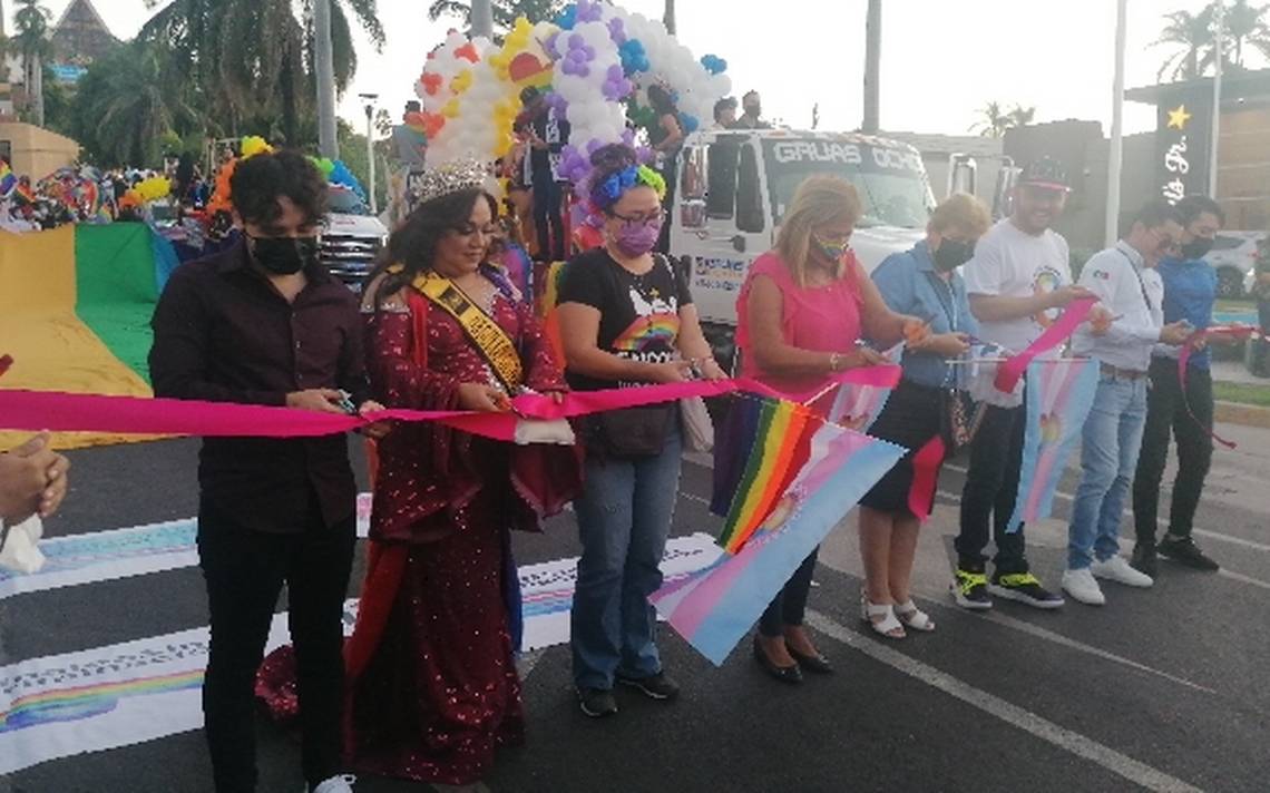 Celebran el orgullo de la comunidad LGBT en la octava marcha de la