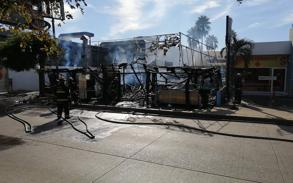 Se incendia palapa de mariscos frente al Salón 53 en el sector Tres Ríos -  El Sol de Sinaloa | Noticias Locales, Policiacas, sobre México, Sinaloa y  el Mundo